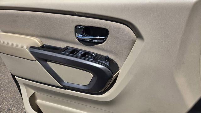 2015 Nissan Titan SV
