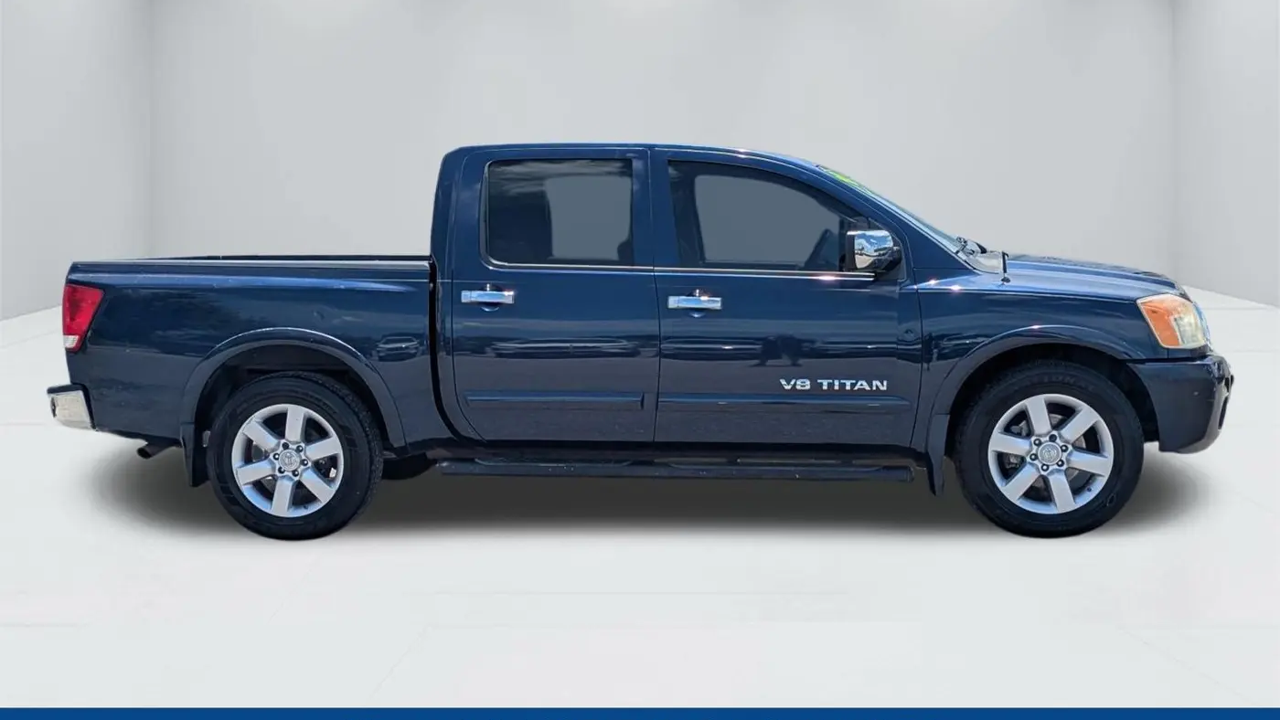 2011 Nissan Titan SV