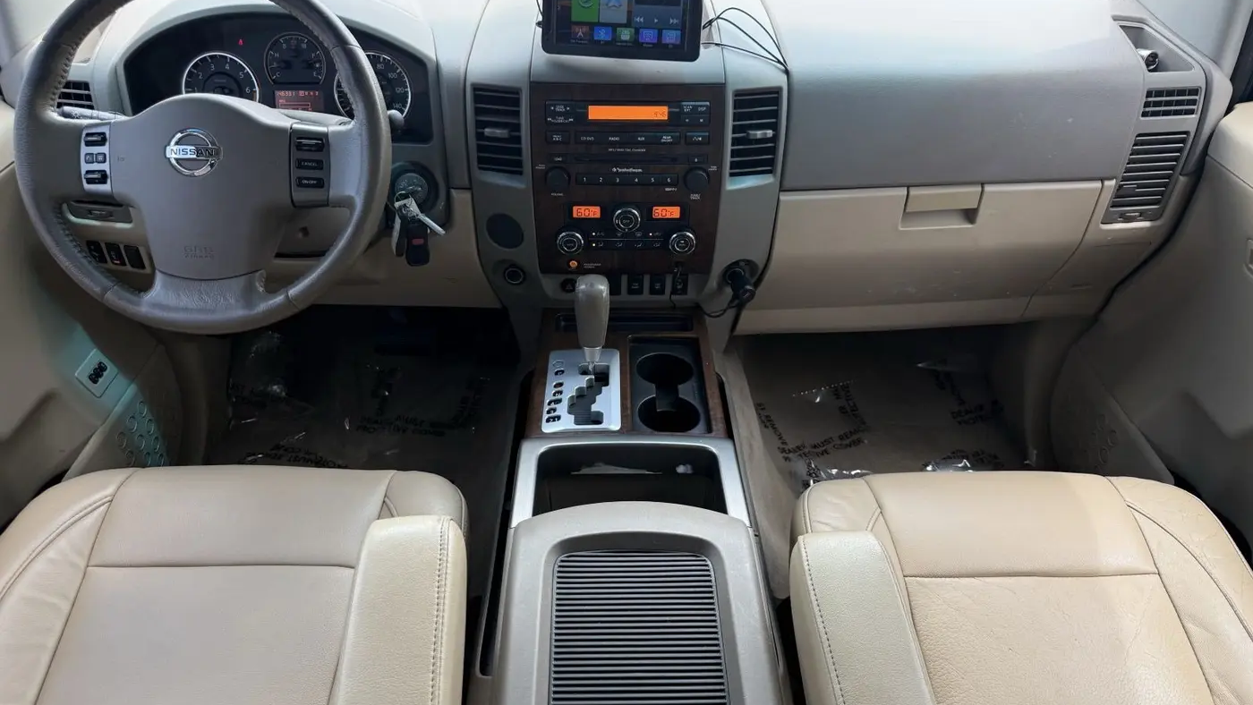 2011 Nissan Titan SV