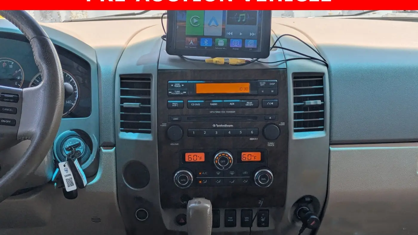2011 Nissan Titan SV