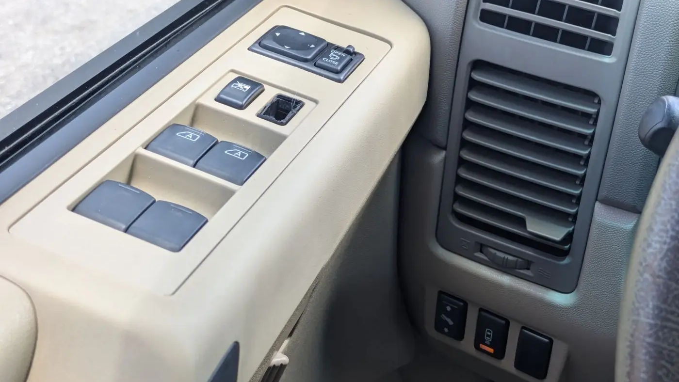 2011 Nissan Titan SV