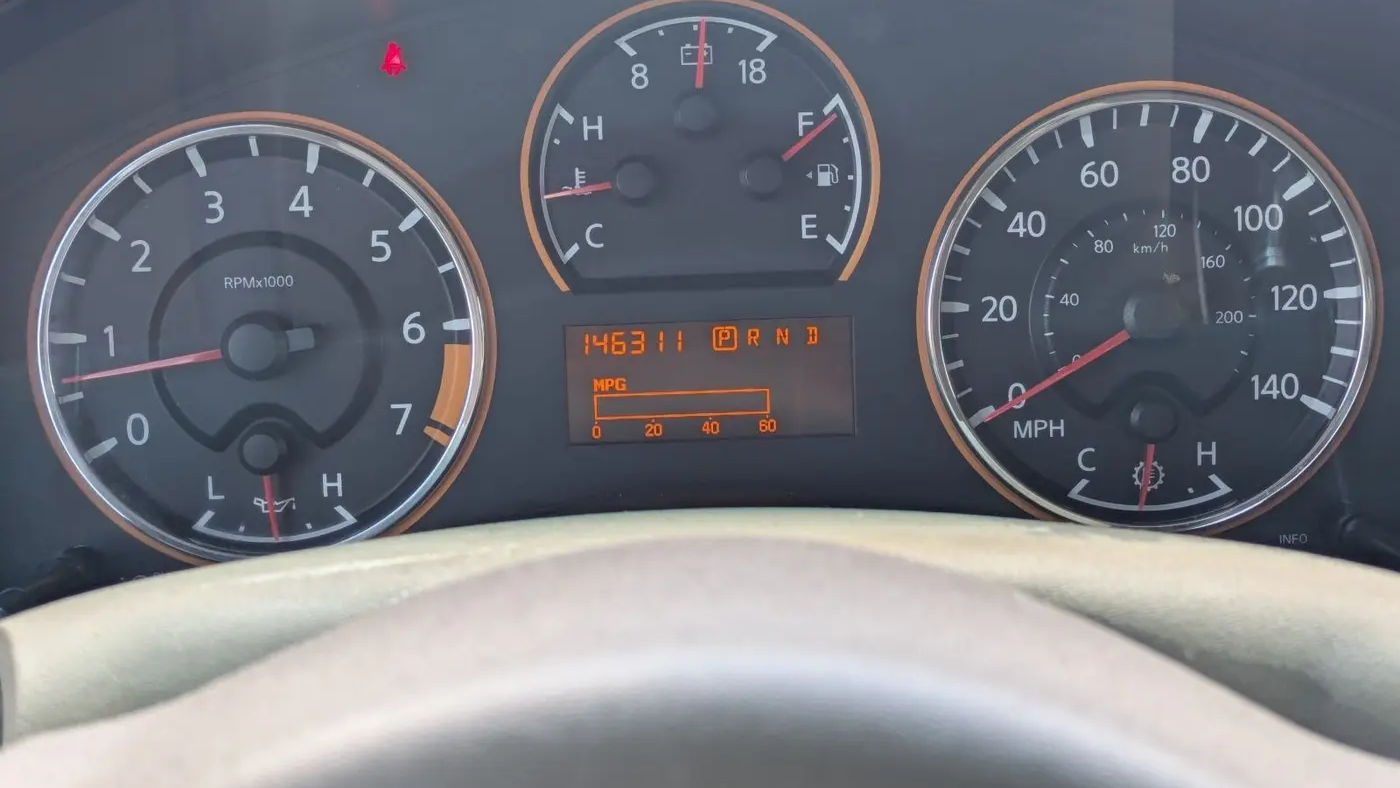 2011 Nissan Titan SV