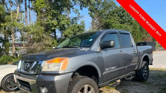 2015 Nissan Titan SV