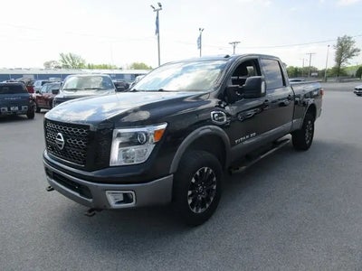 Photo of a 2017 Nissan Titan XD 4X4 PRO-4X 4DR Crew Cab (diesel) for sale