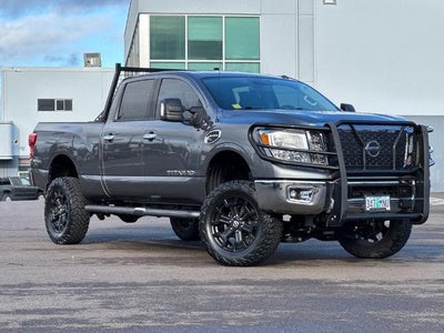 Photo of a 2017 Nissan Titan XD 4X4 S 4DR Crew Cab (diesel) for sale