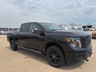 2019 Nissan Titan XD 4X4 SL 4DR Crew Cab (diesel)