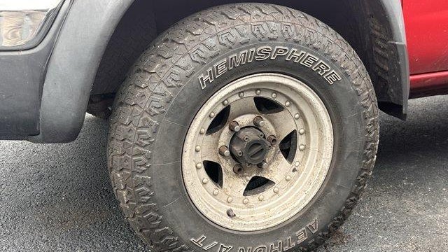2000 Nissan Frontier XE