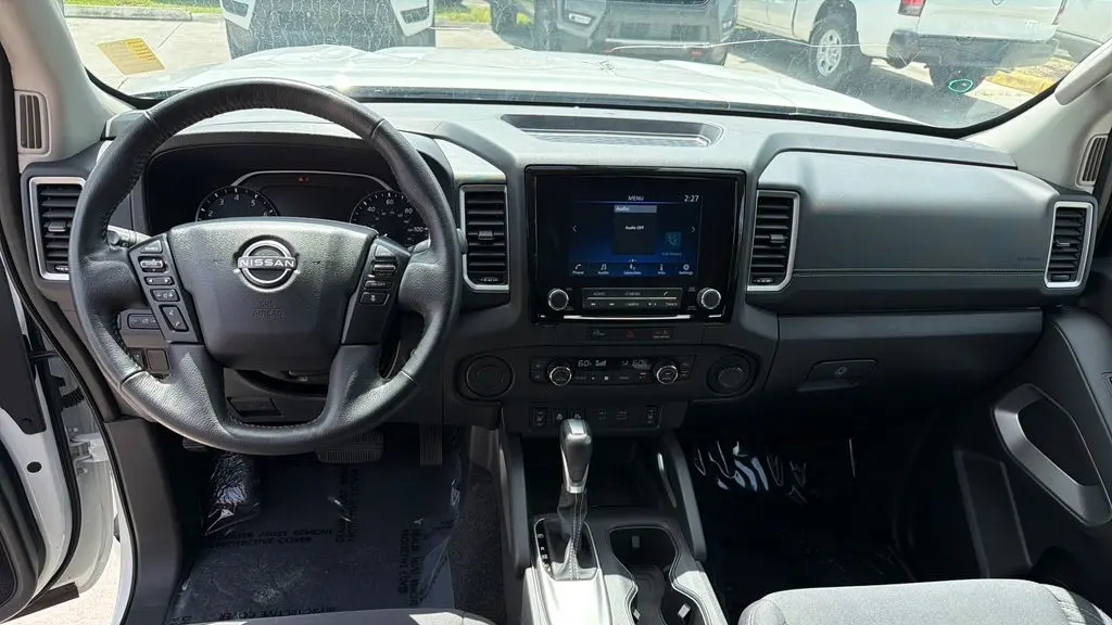 2024 Nissan Frontier SV