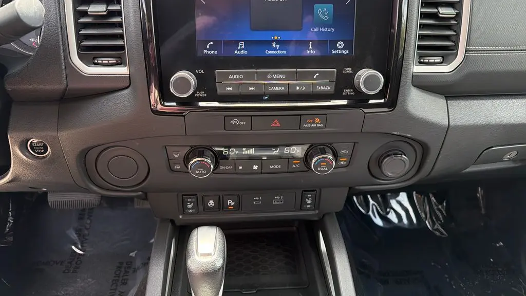 2024 Nissan Frontier SV