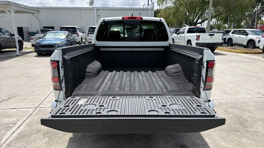 2024 Nissan Frontier SV