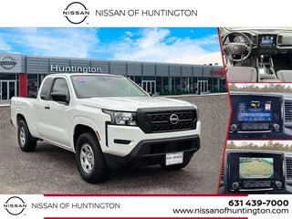 2024 Nissan Frontier with Glacier White Exterior