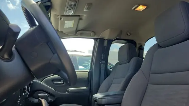 2022 Nissan Frontier S