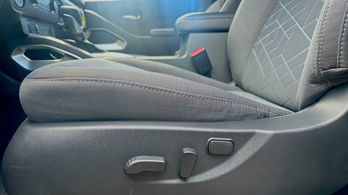 2025 Nissan Frontier S