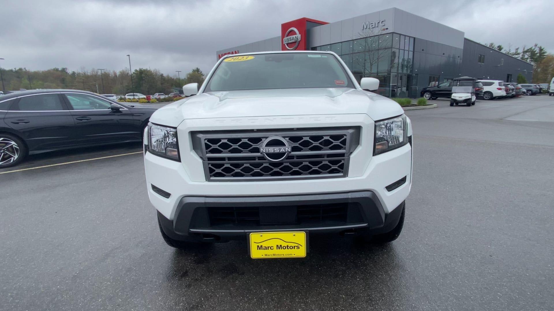 2023 Nissan Frontier SV