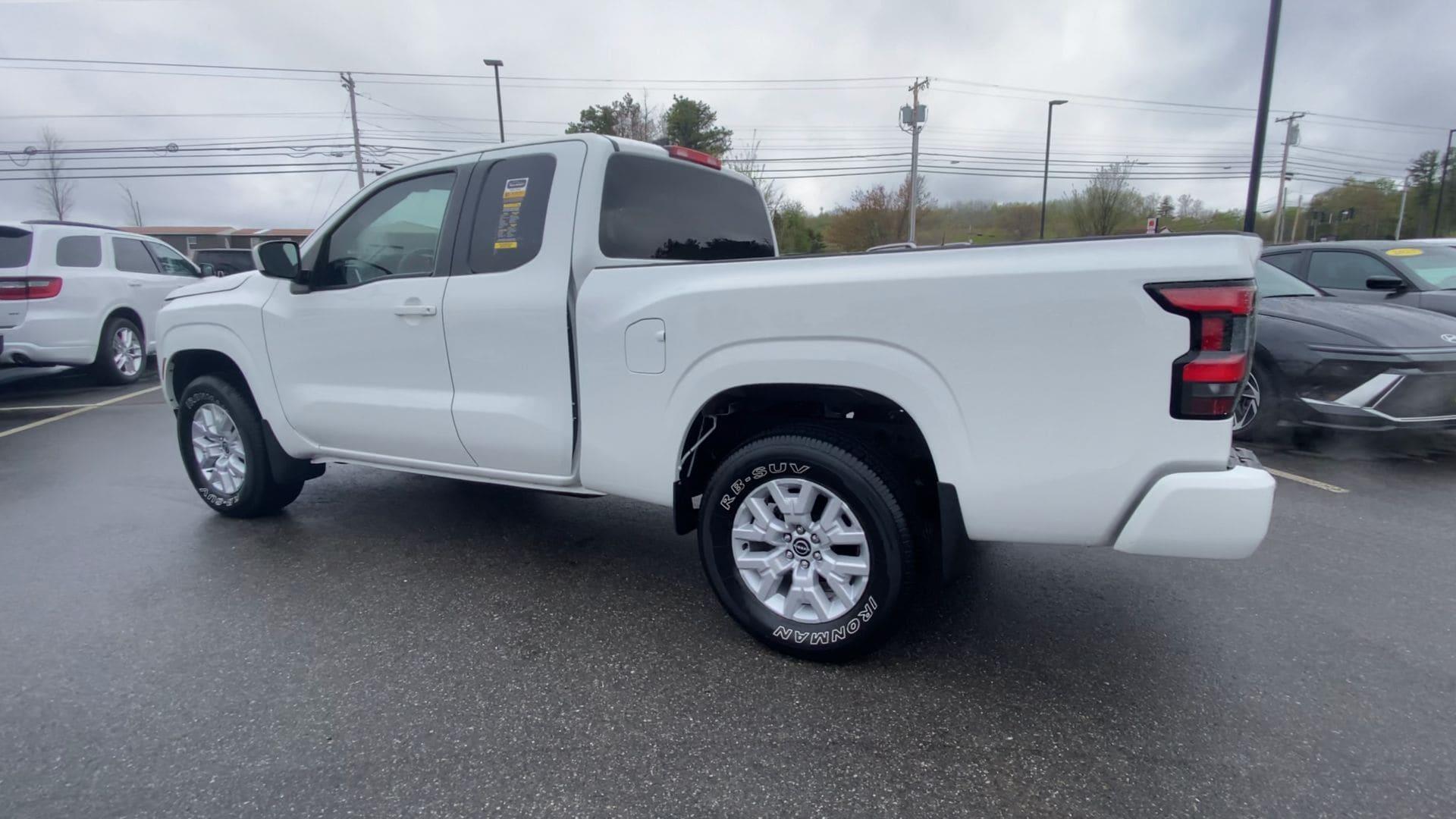 2023 Nissan Frontier SV