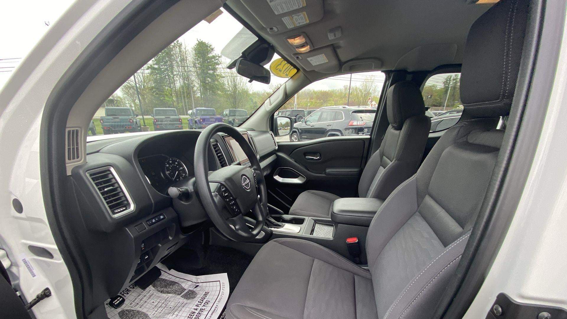 2023 Nissan Frontier SV