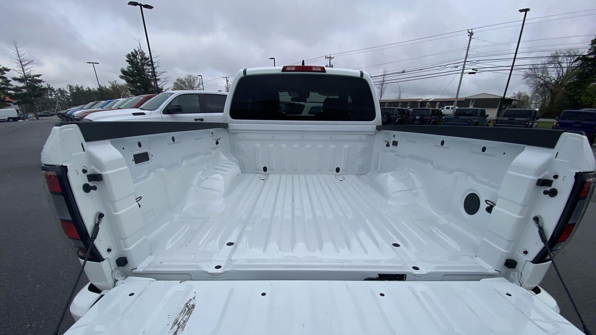 2023 Nissan Frontier SV