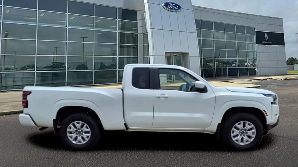 2024 Nissan Frontier S