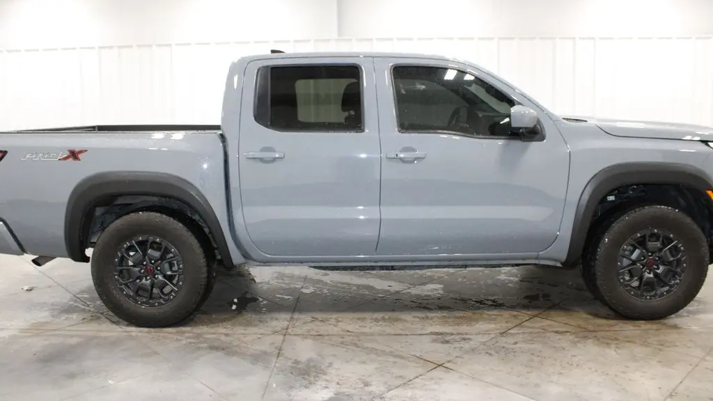 2023 Nissan Frontier S