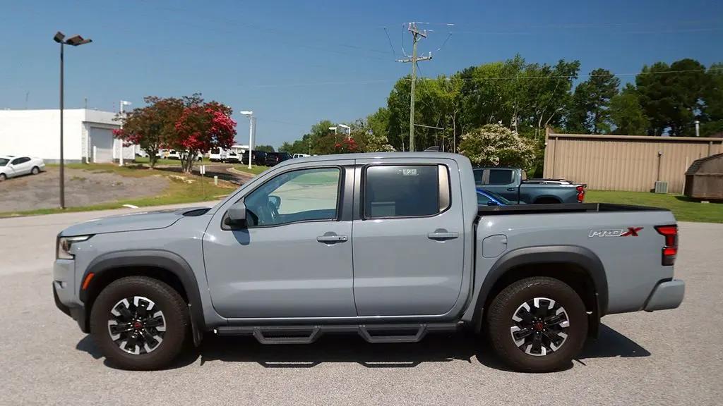 2022 Nissan Frontier S
