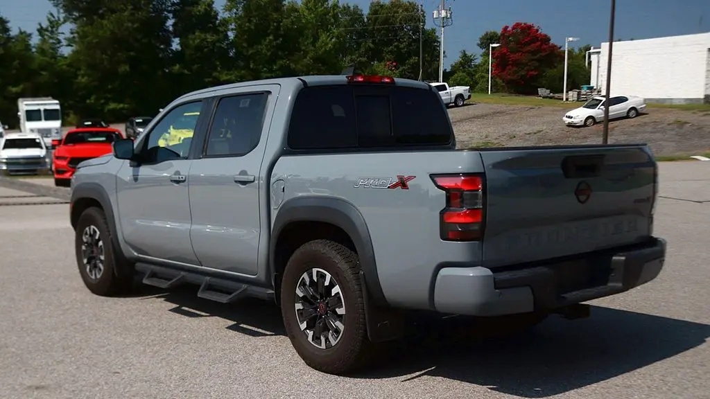2022 Nissan Frontier S