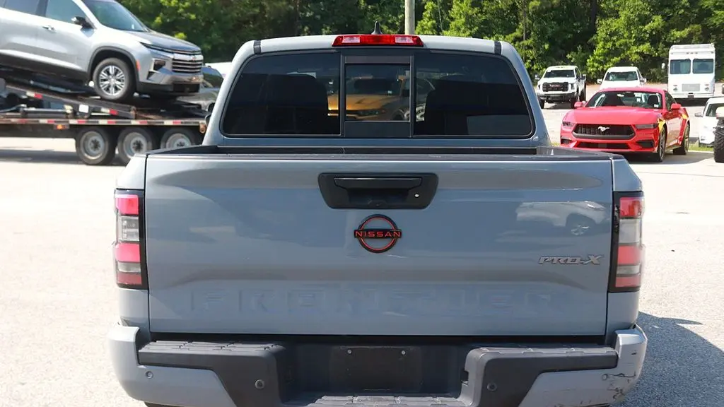 2022 Nissan Frontier S