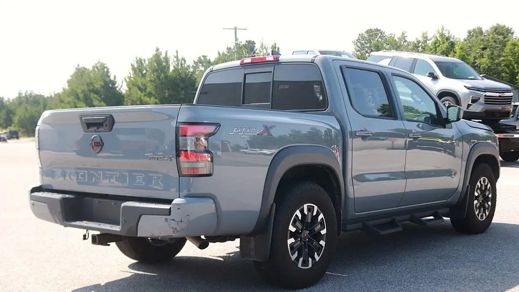 2022 Nissan Frontier S