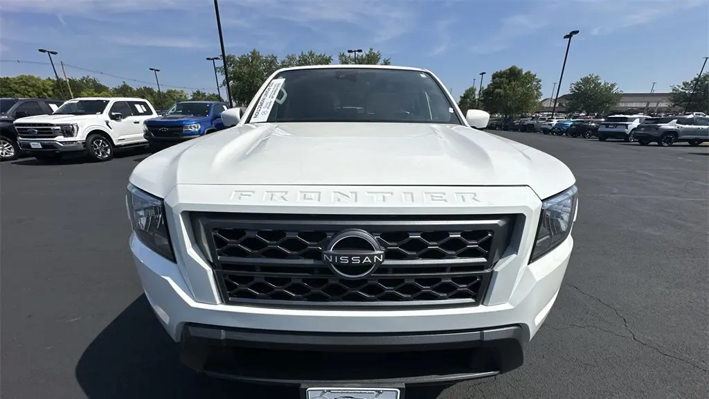 2022 Nissan Frontier S
