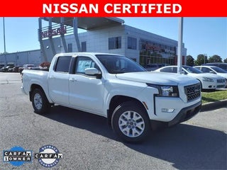 2024 Nissan Frontier with Glacier White Exterior