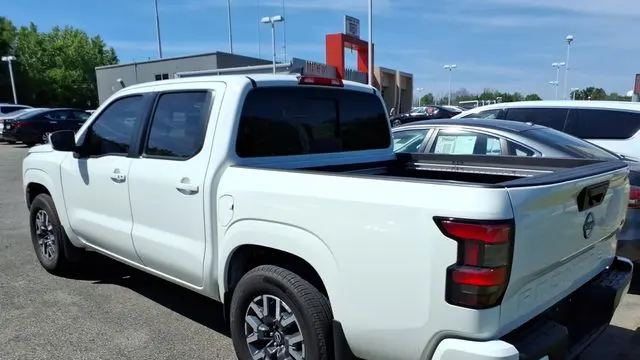 2024 Nissan Frontier SL