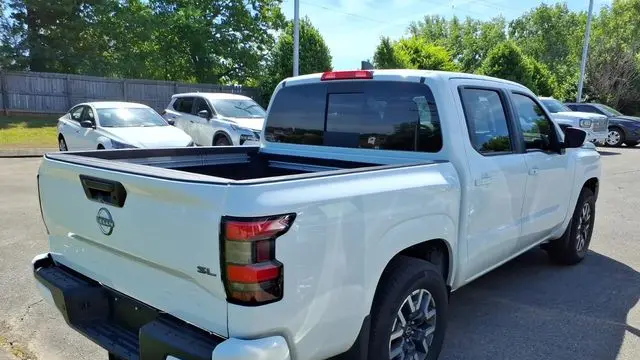 2024 Nissan Frontier SL