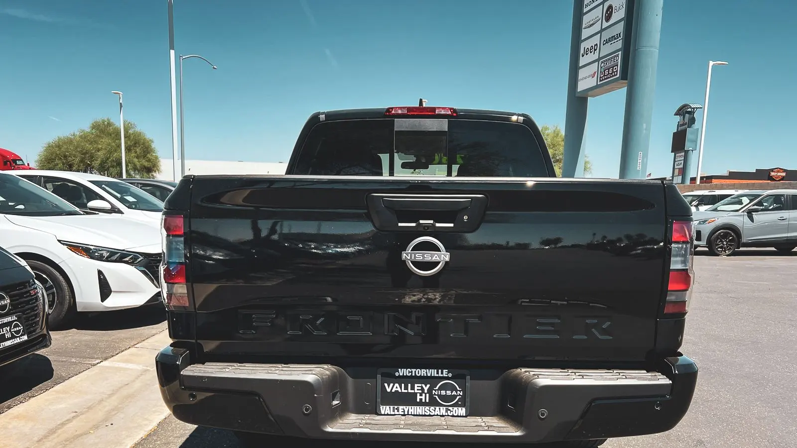 2025 Nissan Frontier SV