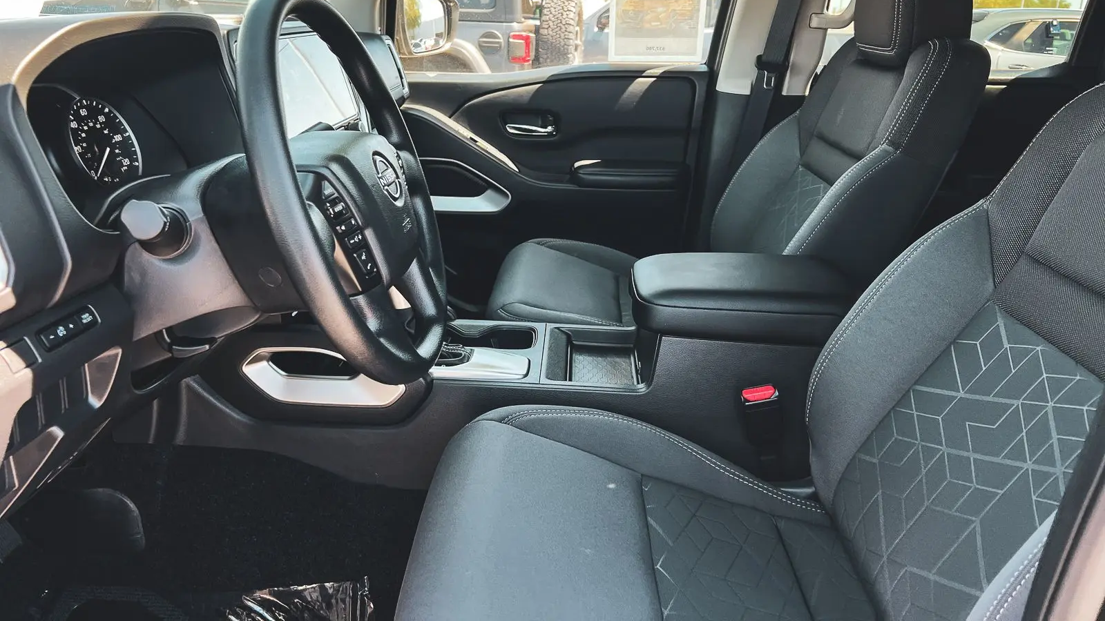 2025 Nissan Frontier SV