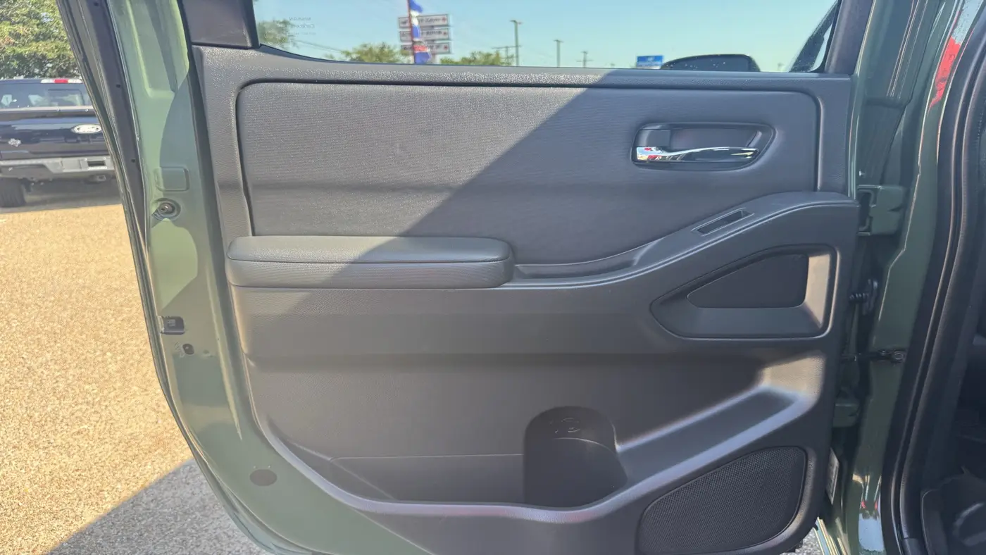 2022 Nissan Frontier S