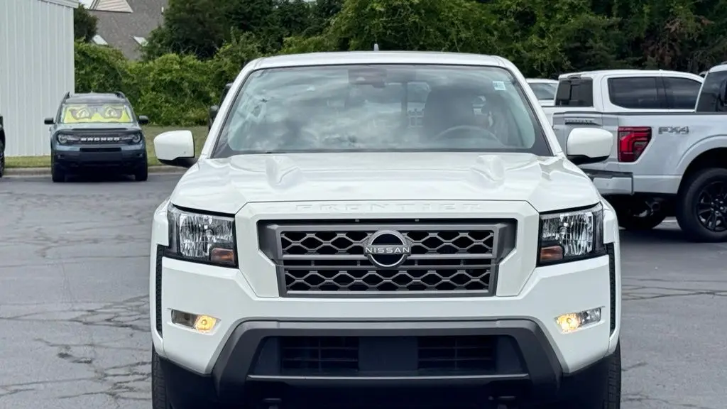 2022 Nissan Frontier S