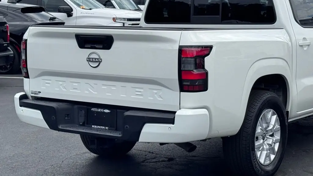 2022 Nissan Frontier S
