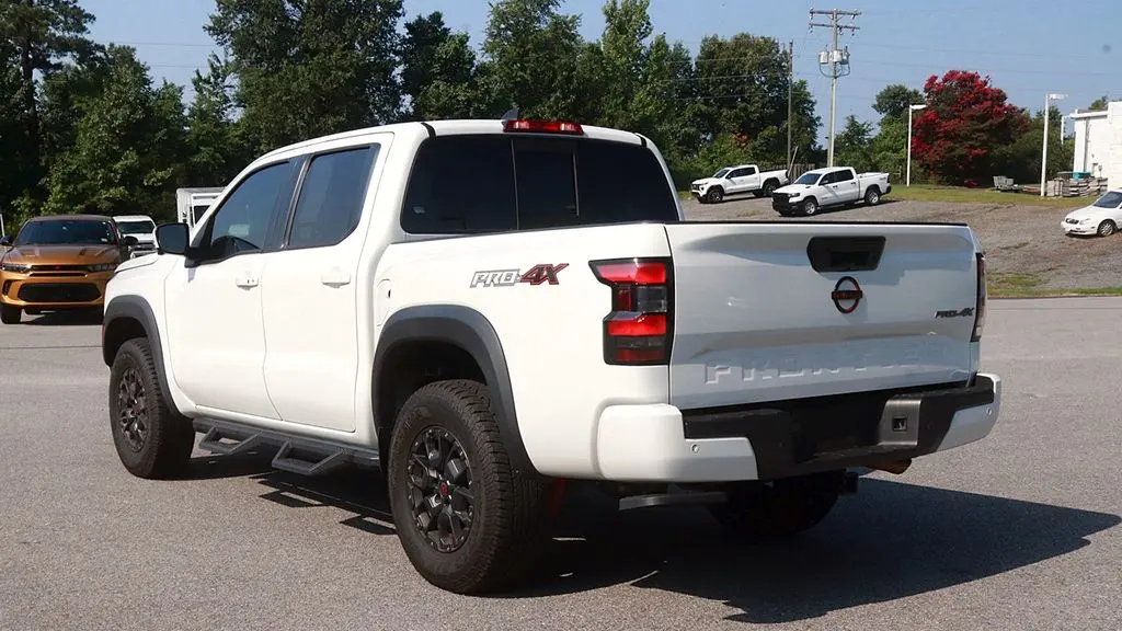 2022 Nissan Frontier S