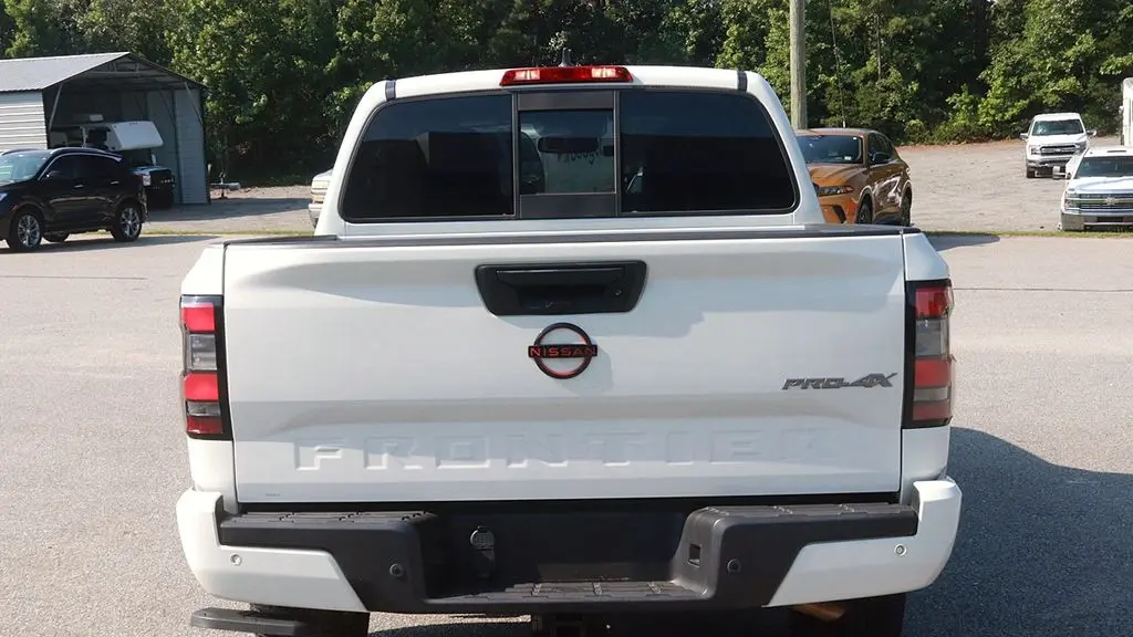 2022 Nissan Frontier S