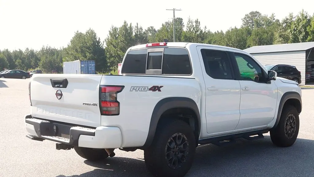 2022 Nissan Frontier S