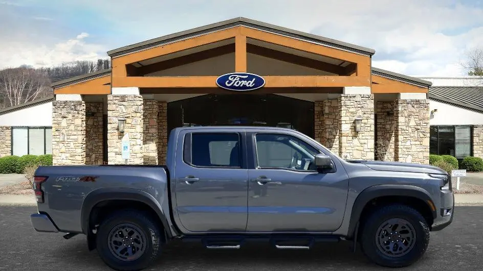 2025 Nissan Frontier S