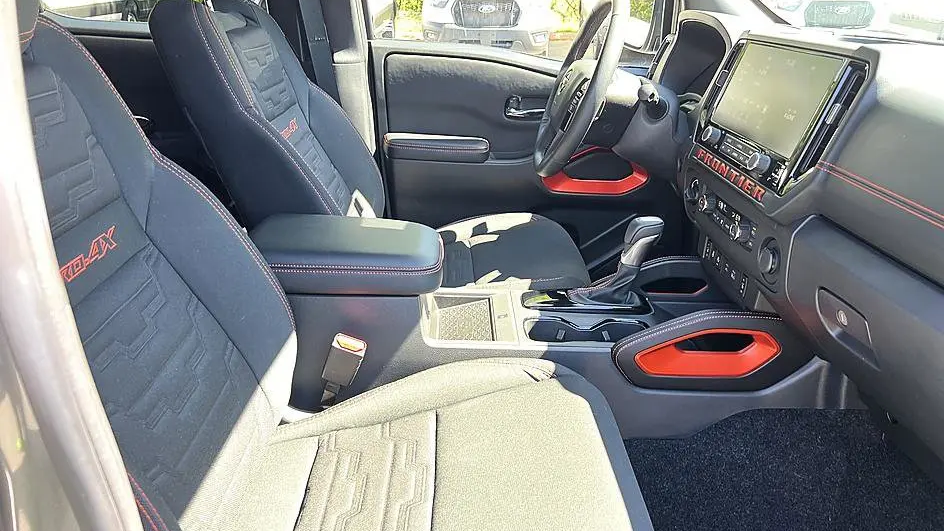 2025 Nissan Frontier S