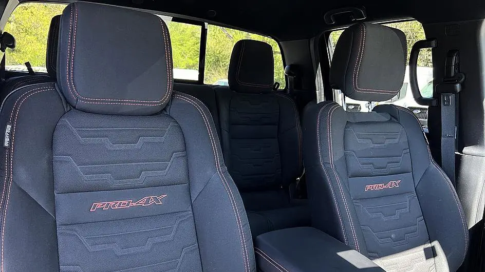2025 Nissan Frontier S