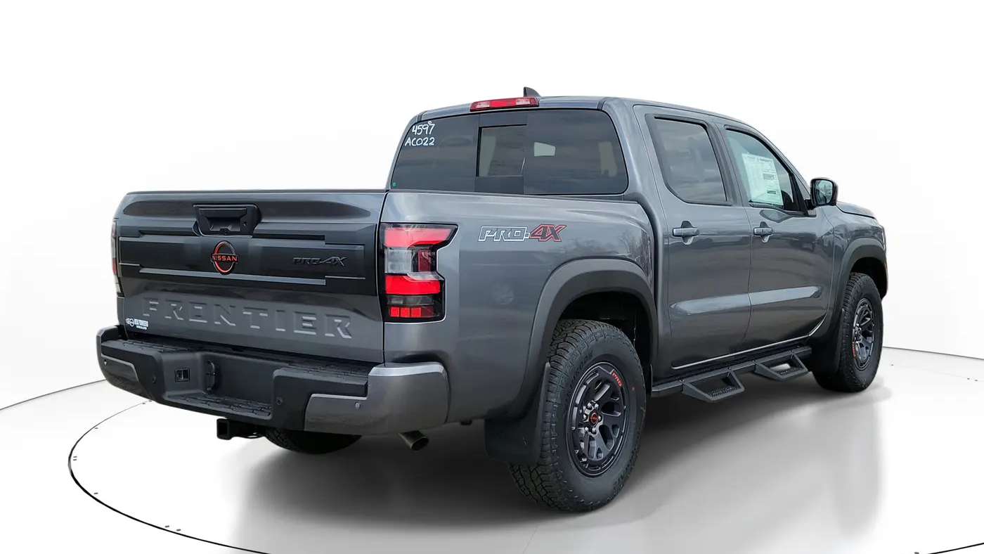 2025 Nissan Frontier S