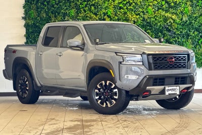 2023 Nissan Frontier 4X4 PRO-4X 4DR Crew Cab 5 FT. SB