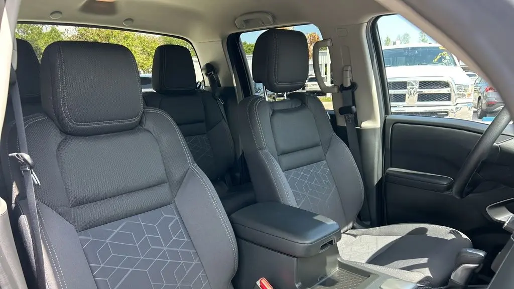 2025 Nissan Frontier S