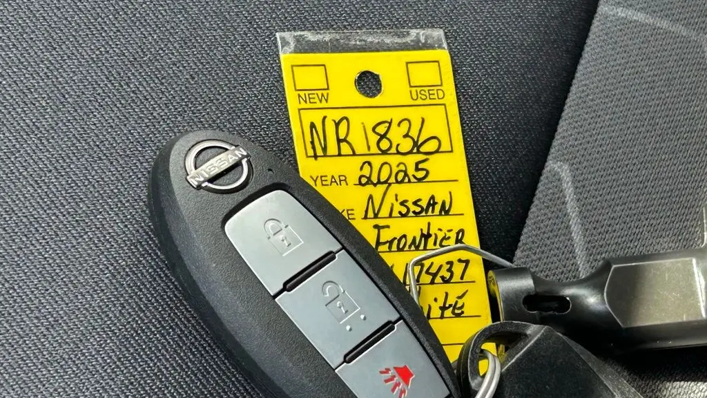 2025 Nissan Frontier S