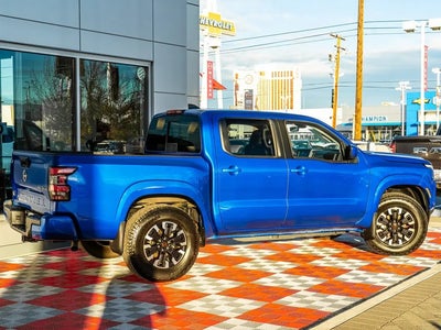 Photo of a 2024 Nissan Frontier 4X4 SL 4DR Crew Cab 5 FT. SB for sale