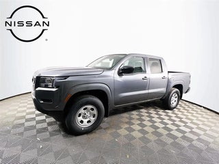 2024 Nissan Frontier with Gun Metallic Exterior