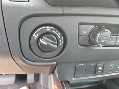 2025 Nissan Frontier 4X4 PRO-4X 4DR Crew Cab 5 FT. SB