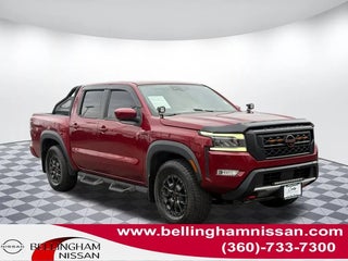 2022 Nissan Frontier with Cardinal Red Tricoat Exterior